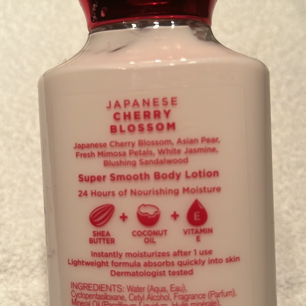 New Japanese Cherry Blossom Body Lotion - Picture 3 of 3